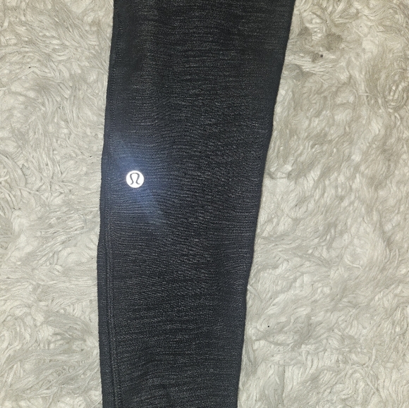 Lululemon leggings size 6 - Picture 5 of 12